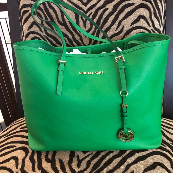 Michael Kors Handbags - Authentic Michael Kors Jet Set Tote